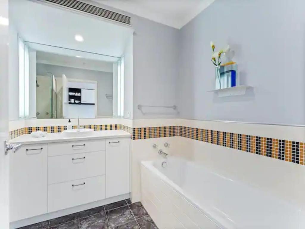 Lovely Bright Apartment With Balcony Pool And Gym 오클랜드 외부 사진