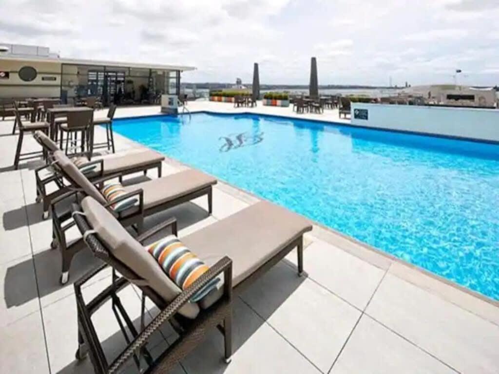 Lovely Bright Apartment With Balcony Pool And Gym 오클랜드 외부 사진